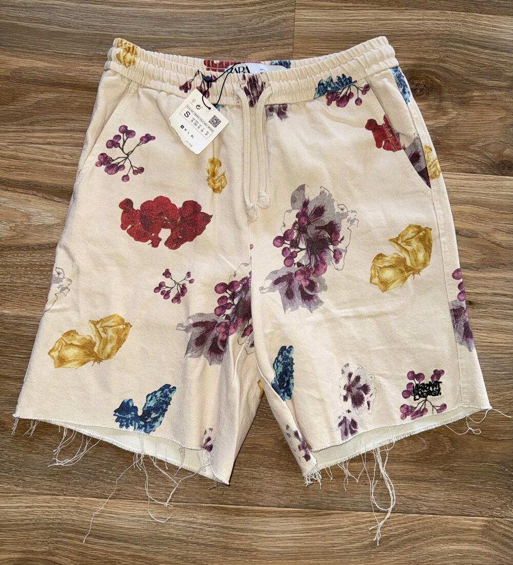 Zara Mens Relaxed Fit Distressed Floral Shorts - size  Small - OA